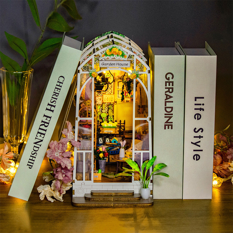 NNEDSZ Dollhouse Miniature DIY Greenhouse Kit - Garden House with LED Lights