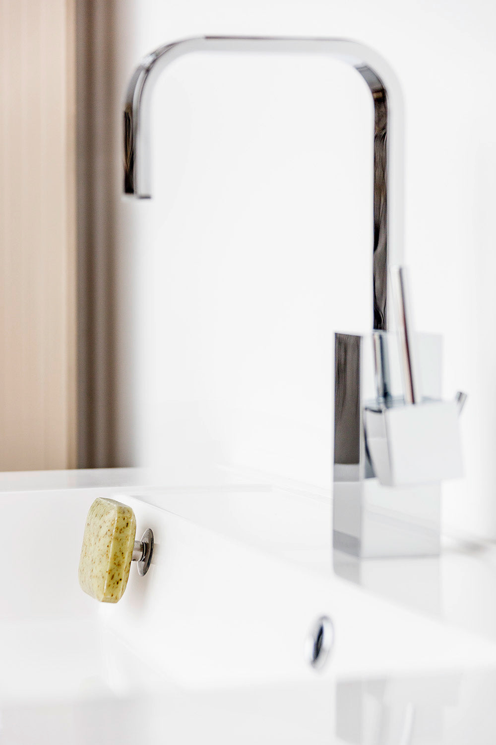 Soap dish dispenser drainer for shower or sink